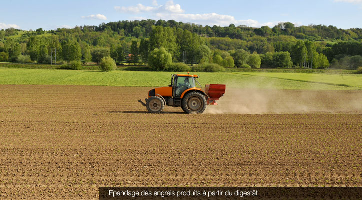 Epandage des engrais produits à partir du digestât © Fotolia